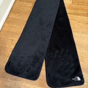 The North Face Black Fleece Scarf - Black